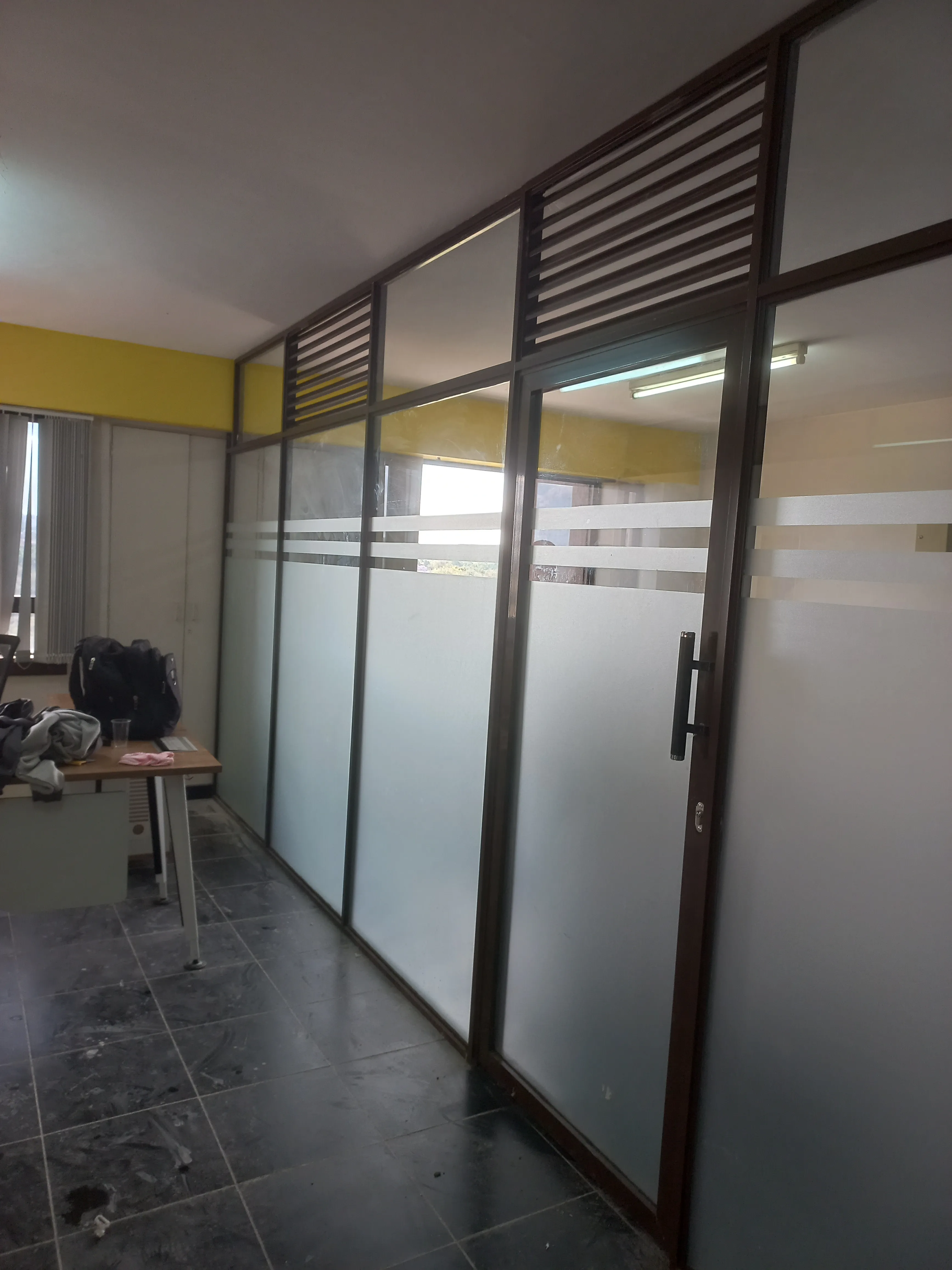 Frameless Partitions